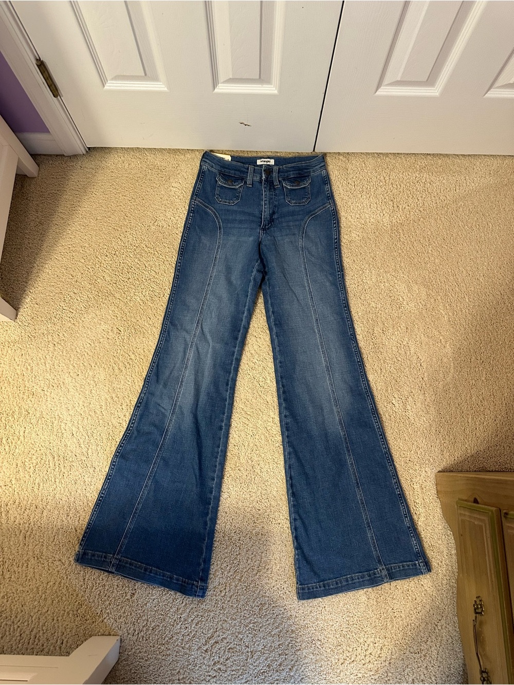 NWT Wrangler Seamed 70s Flare Jeans 25x32